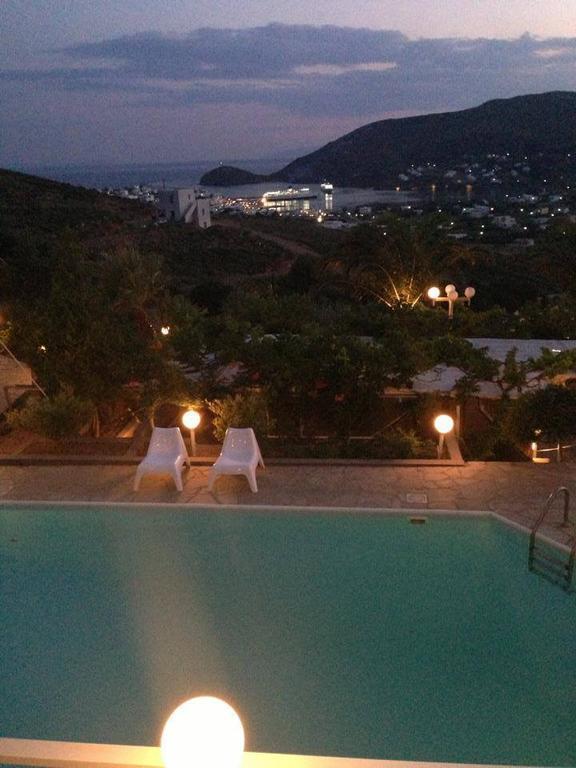 Kymothoi Rooms & Pool Bar Gávrio Kültér fotó