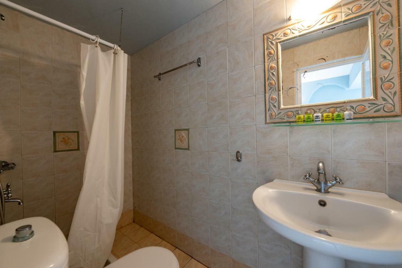 Kymothoi Rooms & Pool Bar Gávrio Kültér fotó